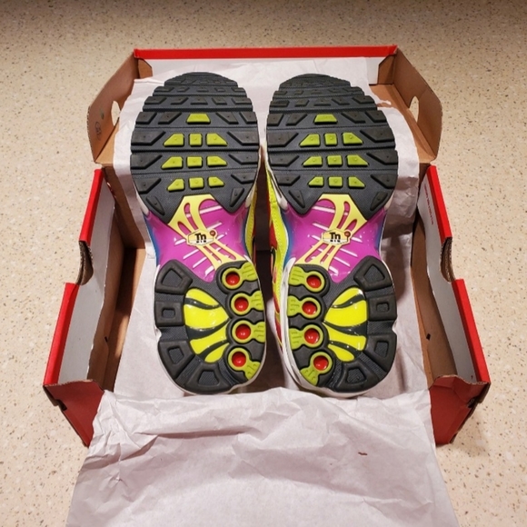 🆕️ NEW⚡️Nike Air Max Plus 'Volt Pink Blast'⚡️ - Picture 12 of 16